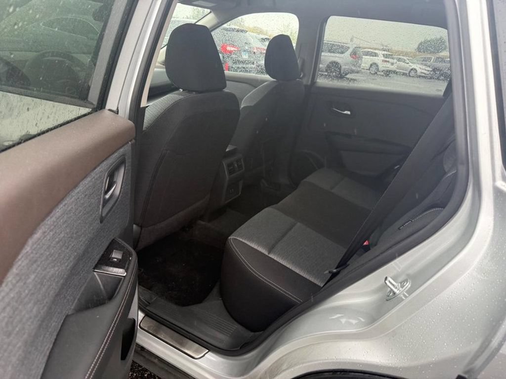 Used 2023 Nissan Rogue SV AWD/4WD image 16
