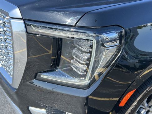 Used 2022 GMC Yukon Denali AWD/4WD image 19