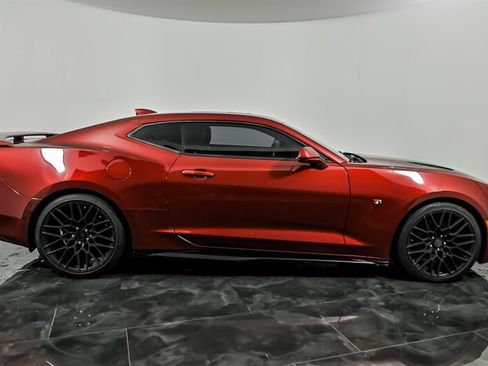 Used 2018 Chevrolet Camaro SS RWD image 10