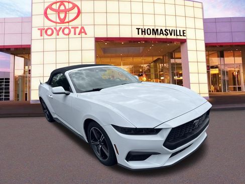 Used 2025 Ford Mustang Premium RWD image 6
