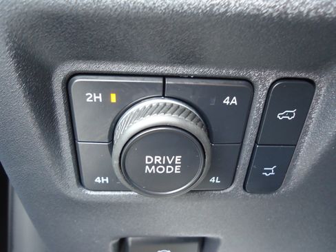 Used 2025 Ford Expedition Max Active AWD/4WD image 15