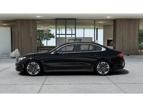 New 2027 BMW 530i RWD image 4