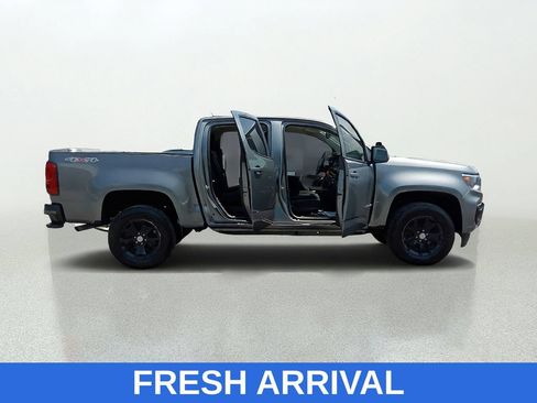 Used 2022 Chevrolet Colorado LT AWD/4WD image 16