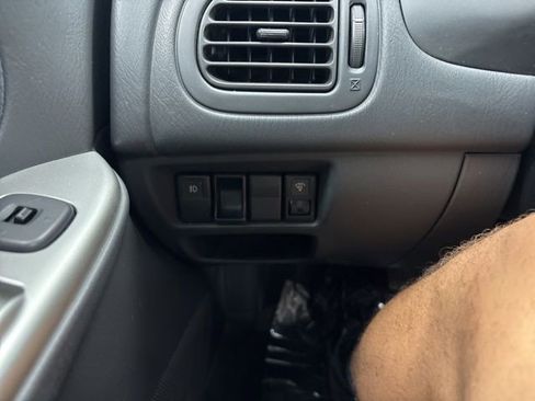 Used 2003 MAZDA Protege5 FWD image 34