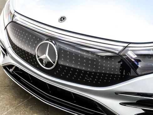 Used 2022 Mercedes-Benz EQS 450+ Sedan image 13