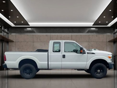 Used 2016 Ford F250 XL w/ Power Equipment Group image 7