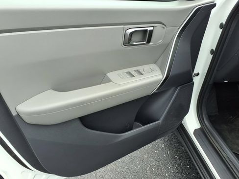 New 2027 Kia Seltos LX FWD image 12