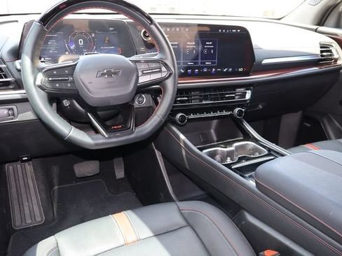 Used 2025 Chevrolet Traverse RS FWD image 5
