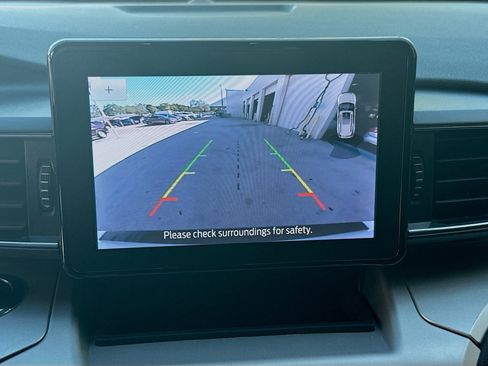 Used 2021 Ford Explorer XLT w/ Equipment Group 202A image 13