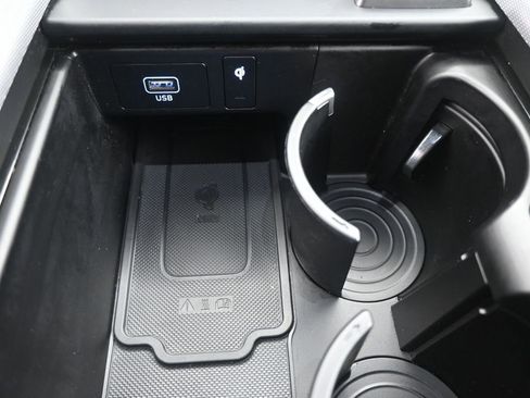 Used 2023 Hyundai Palisade Calligraphy image 4