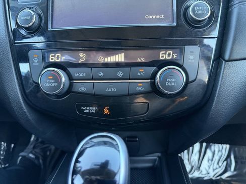 Used 2017 Nissan Rogue SL w/ SL Premium Package AWD/4WD image 25
