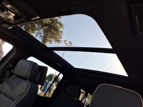 New 2026 Chevrolet Suburban Premier image 10