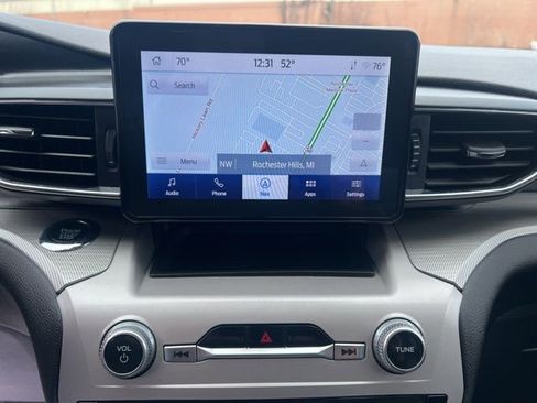 Used 2023 Ford Explorer XLT w/ Equipment Group 202A AWD/4WD image 31