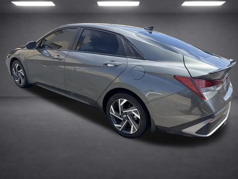 Used 2025 Hyundai Elantra Sport FWD image 27