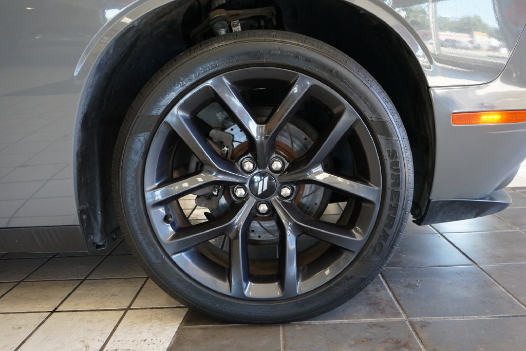 Used 2019 Dodge Challenger SXT w/ Blacktop Package RWD image 45