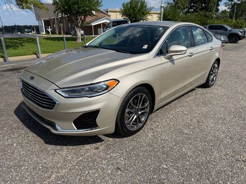 Used 2019 Ford Fusion SEL FWD image 4