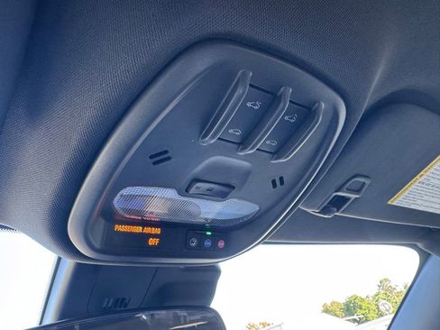 Used 2026 Chevrolet Trax RS w/ Sunroof Package FWD image 33