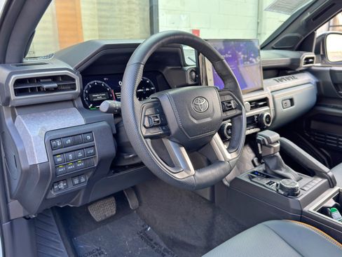 Used 2024 Toyota Tacoma 4x4 Double Cab Hybrid image 13