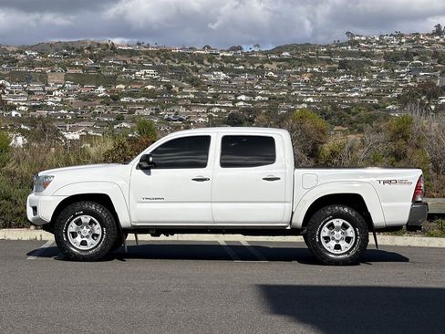 Used 2013 Toyota Tacoma PreRunner RWD image 3