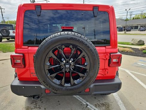 Certified 2025 Jeep Wrangler Unlimited Sahara w/ Safety Group AWD/4WD image 10