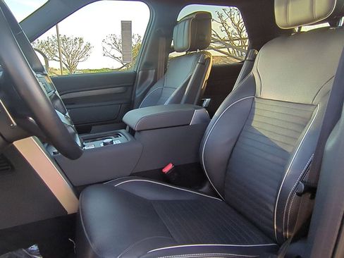 Certified 2022 Land Rover Discovery HSE R-Dynamic image 19