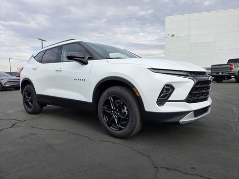 New 2025 Chevrolet Blazer LT image 1