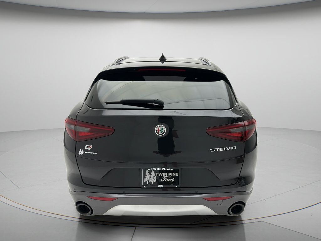 Used 2023 Alfa Romeo Stelvio Ti w/ Active Assist Plus Package AWD/4WD image 4