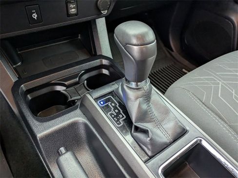 Used 2017 Toyota Tacoma TRD Off-Road image 11