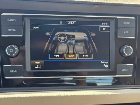 Used 2023 Volkswagen Jetta SE w/ Panoramic Sunroof Package image 30