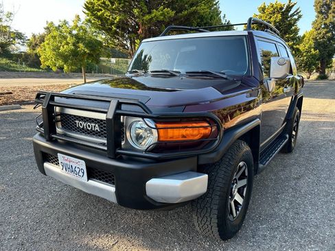 Used 2007 Toyota FJ Cruiser 4WD image 2