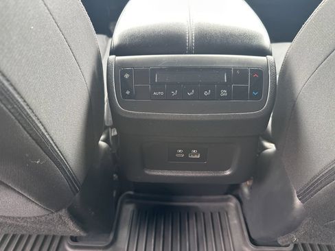 Used 2023 Nissan Pathfinder SV w/ Black Appearance Package AWD/4WD image 13
