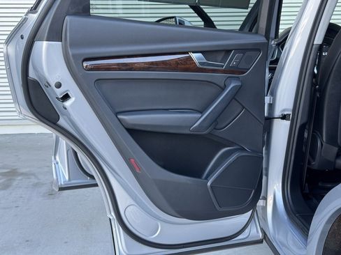 Used 2020 Audi Q5 2.0T Premium w/ Convenience Package image 24