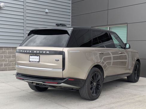 Certified 2023 Land Rover Range Rover Long Wheelbase Autobiography image 7