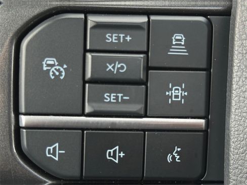 Used 2023 Ford Expedition Limited image 24