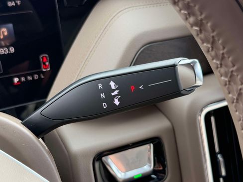 Used 2025 GMC Yukon Denali w/ Advanced Technology Package RWD image 11