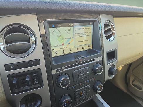 Used 2016 Ford Expedition Limited w/ Equipment Group 301A image 17