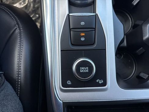 Used 2022 Ford Explorer XLT w/ Equipment Group 202A image 32