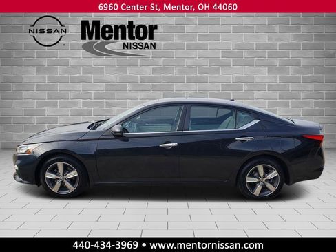 Used 2021 Nissan Altima 2.5 SV w/ SV Premium Package image 4