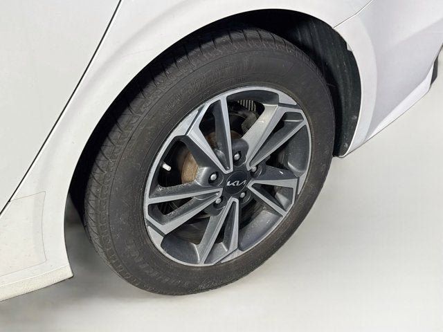 Certified 2023 Kia Forte LXS w/ LXS Technology Package FWD image 26