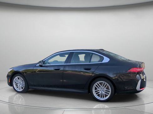 Used 2025 BMW 530i RWD image 18