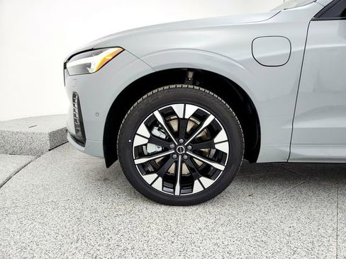 New 2026 Volvo XC60 T8 Plus image 26