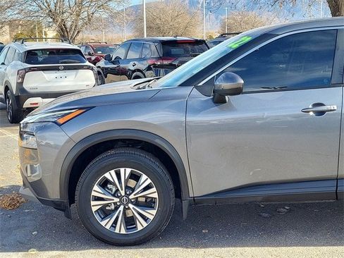 Used 2022 Nissan Rogue SV image 8