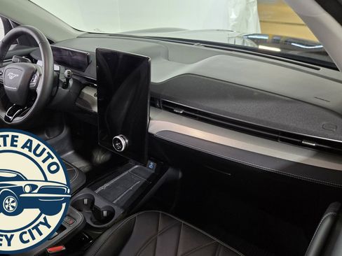 Used 2021 Ford Mustang Mach-E Select w/ Comfort/Technology Package image 30