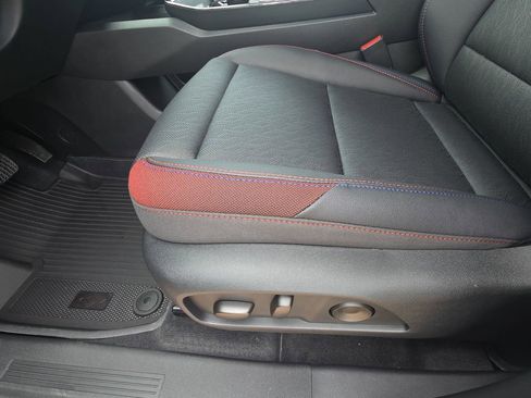 New 2026 Chevrolet Equinox RS w/ Safety and Technology Package FWD image 29