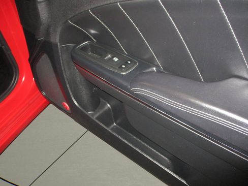 Used 2014 Dodge Charger R/T image 19