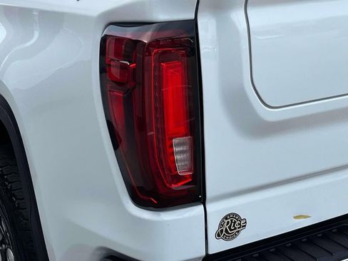 Used 2022 GMC Sierra 1500 SLT image 10