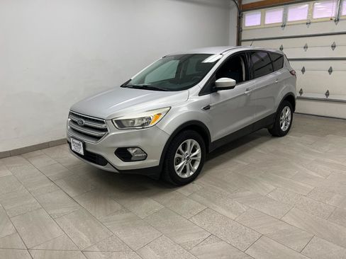 Used 2017 Ford Escape SE AWD/4WD image 9