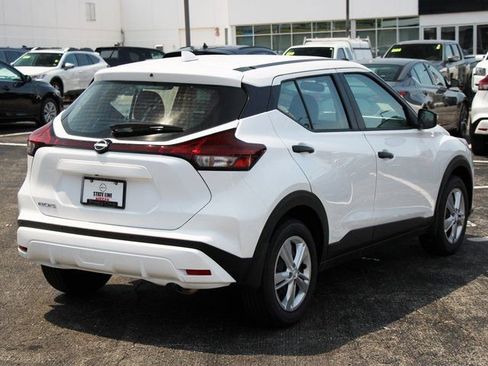 New 2025 Nissan Kicks Play S image 9