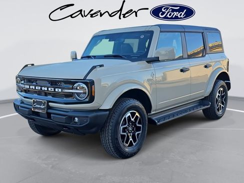 New 2026 Ford Bronco Outer Banks image 8