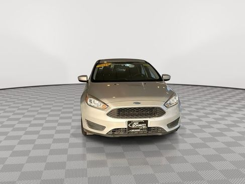 Used 2018 Ford Focus SE image 3